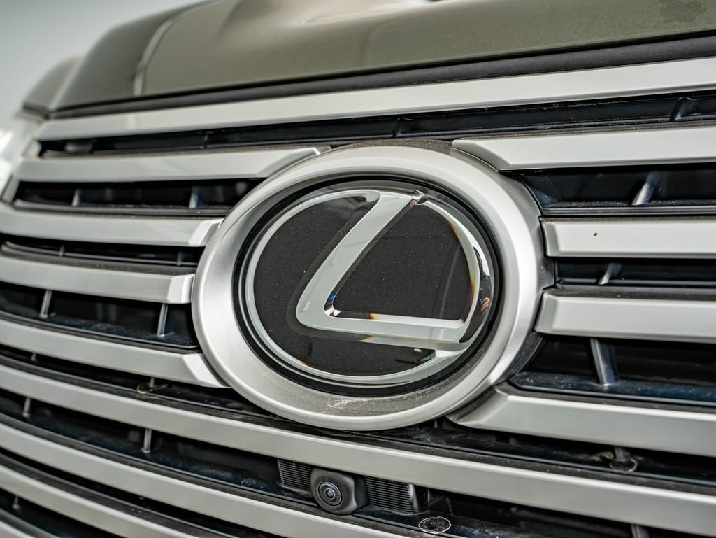 Used 2025 Lexus LX 700h Ultra Luxury AWD/4WD image 12