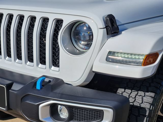 Used 2023 Jeep Wrangler Unlimited Sahara w/ Cold Weather Group AWD/4WD image 17