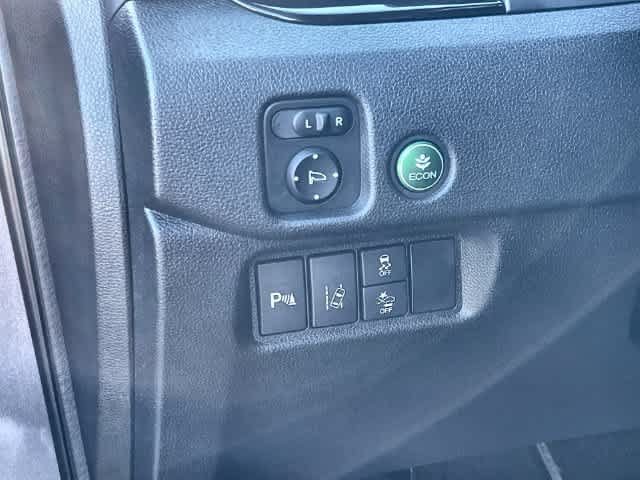 Used 2016 Honda Pilot Touring image 29