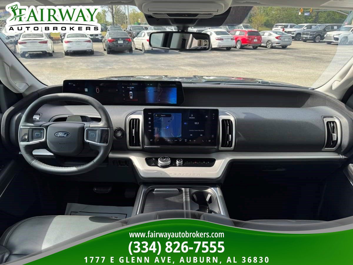 Used 2025 Ford Expedition Active image 15