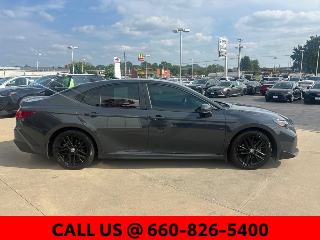 Used 2025 Toyota Camry SE FWD image 5