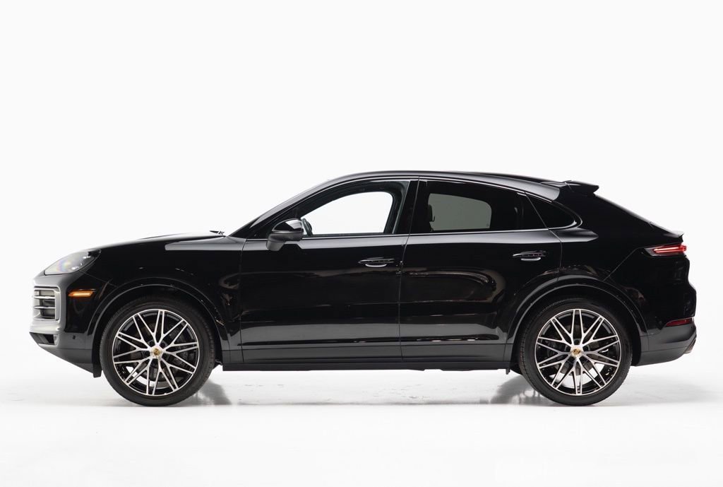 Used 2024 Porsche Cayenne Coupe image 10