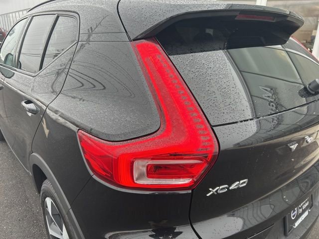 Certified 2025 Volvo XC40 B5 Plus image 10
