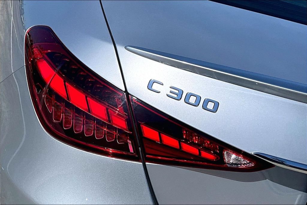 Used 2022 Mercedes-Benz C 300 4MATIC Sedan image 40