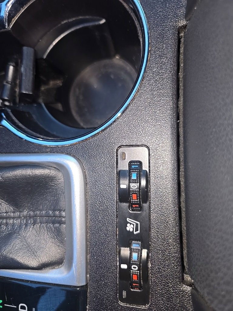 Used 2018 Toyota Highlander Limited image 31