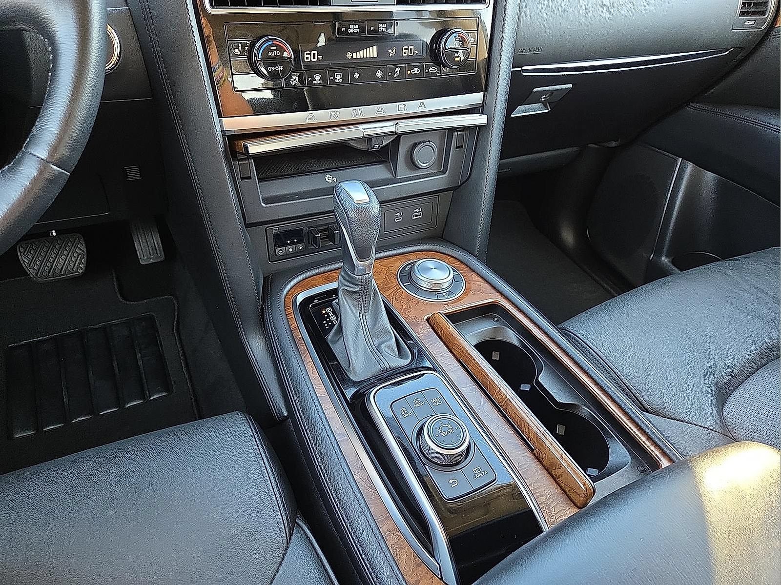 Used 2024 Nissan Armada SL w/ Captain's Chairs Package AWD/4WD image 25