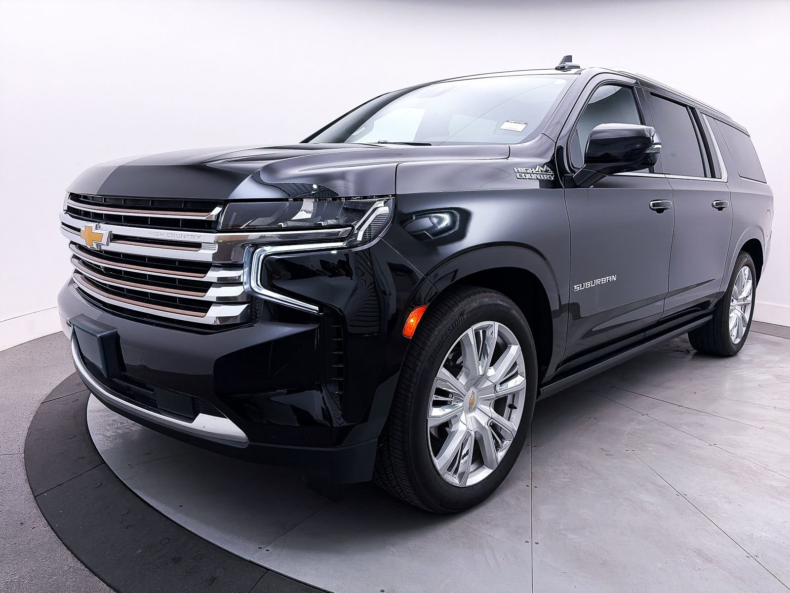 Used 2024 Chevrolet Suburban High Country AWD/4WD image 15