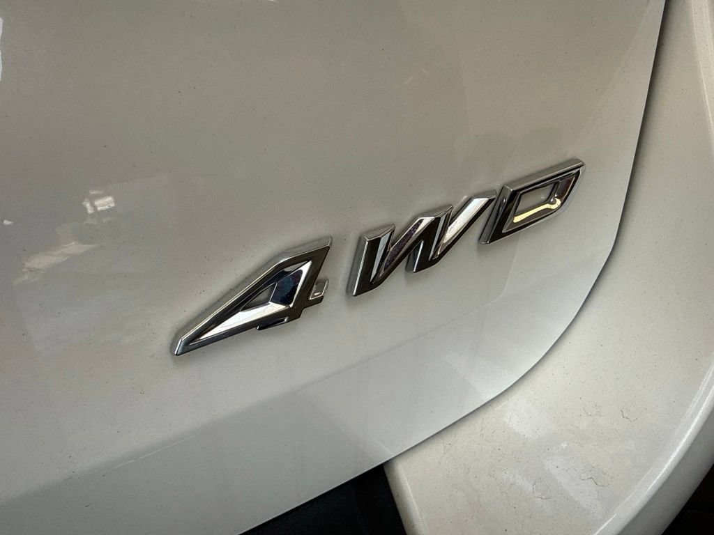 Used 2024 Ford Explorer XLT w/ Equipment Group 202A AWD/4WD image 10