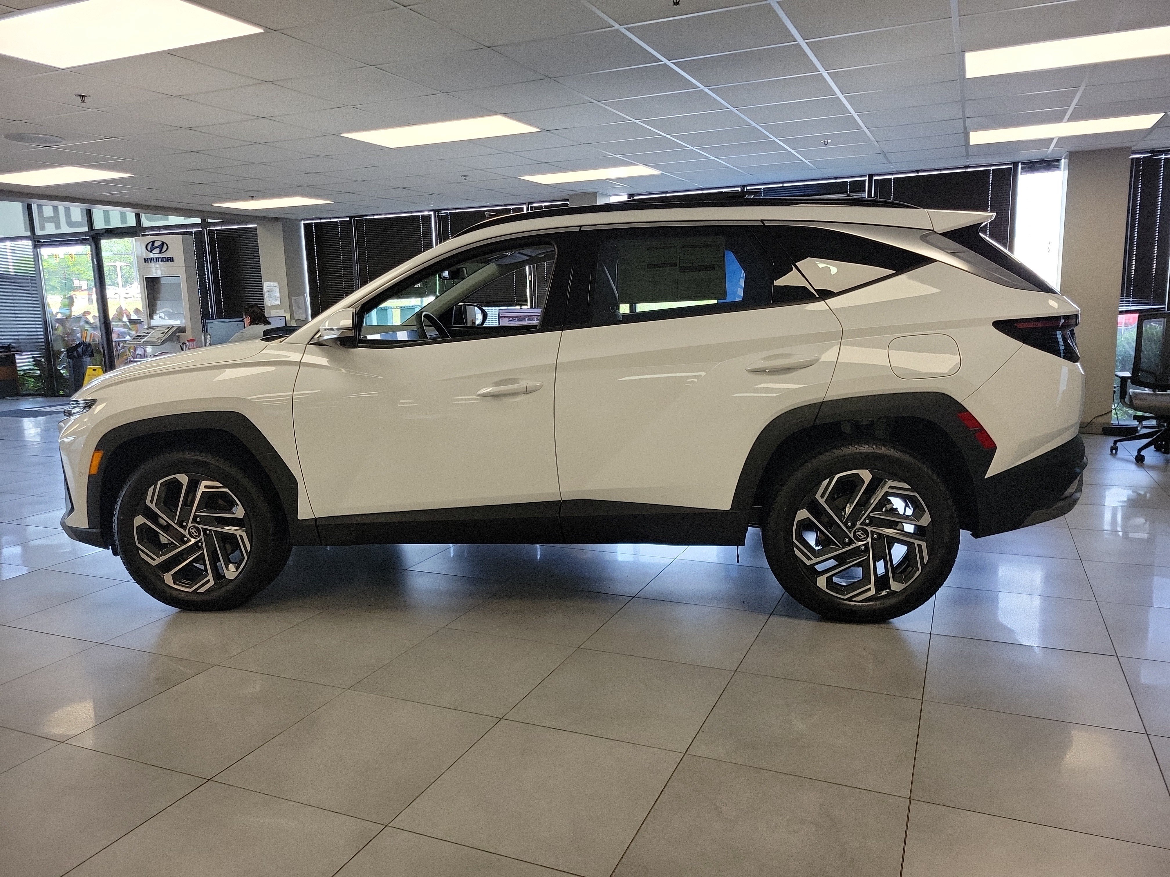 New 2026 Hyundai Tucson Limited AWD/4WD image 3