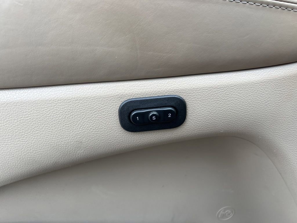 Used 2017 Jeep Grand Cherokee Overland AWD/4WD image 14