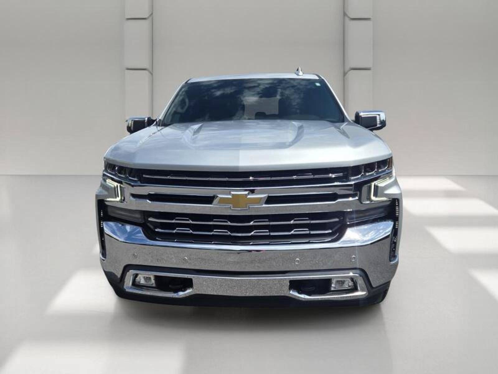 Used 2022 Chevrolet Silverado 1500 LTZ AWD/4WD image 2