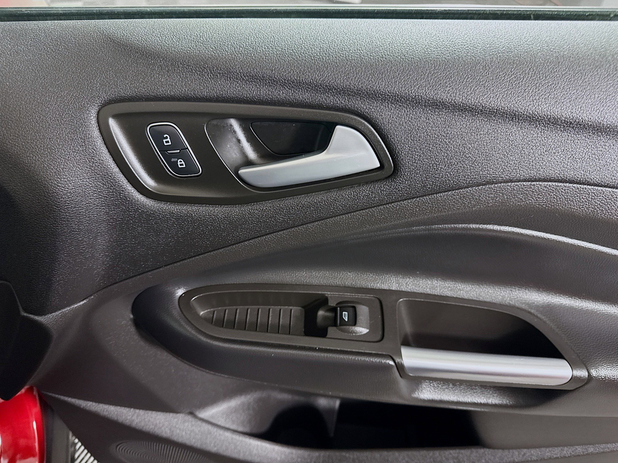 Used 2018 Ford Escape SE image 30