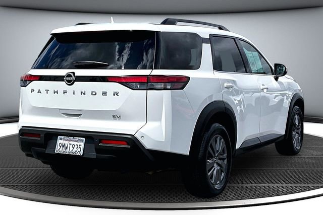 Certified 2024 Nissan Pathfinder SV FWD image 6