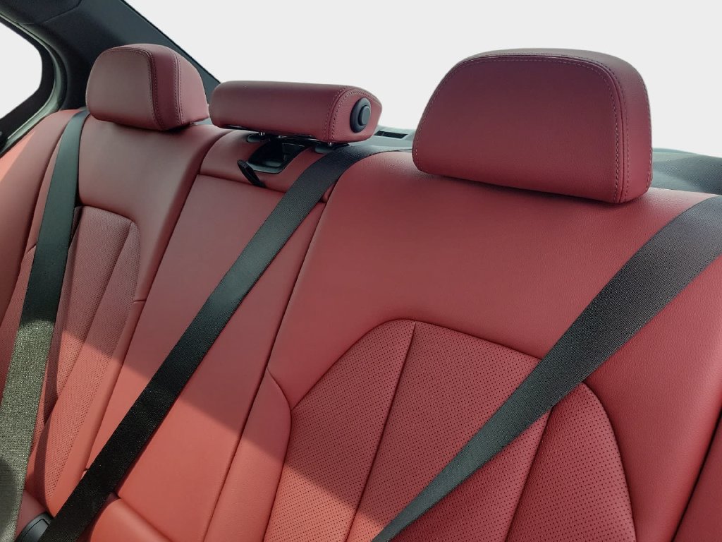 New 2026 BMW 330i Sedan w/ M Sport Package RWD image 19