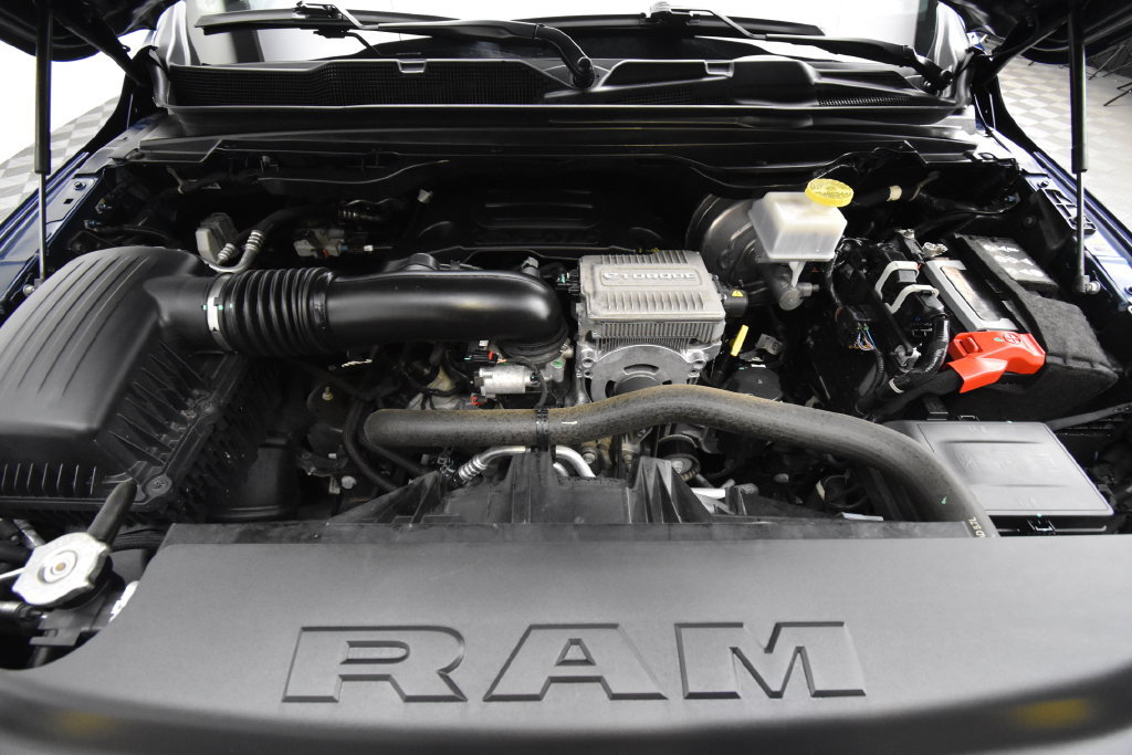 Used 2024 RAM 1500 Laramie AWD/4WD image 23