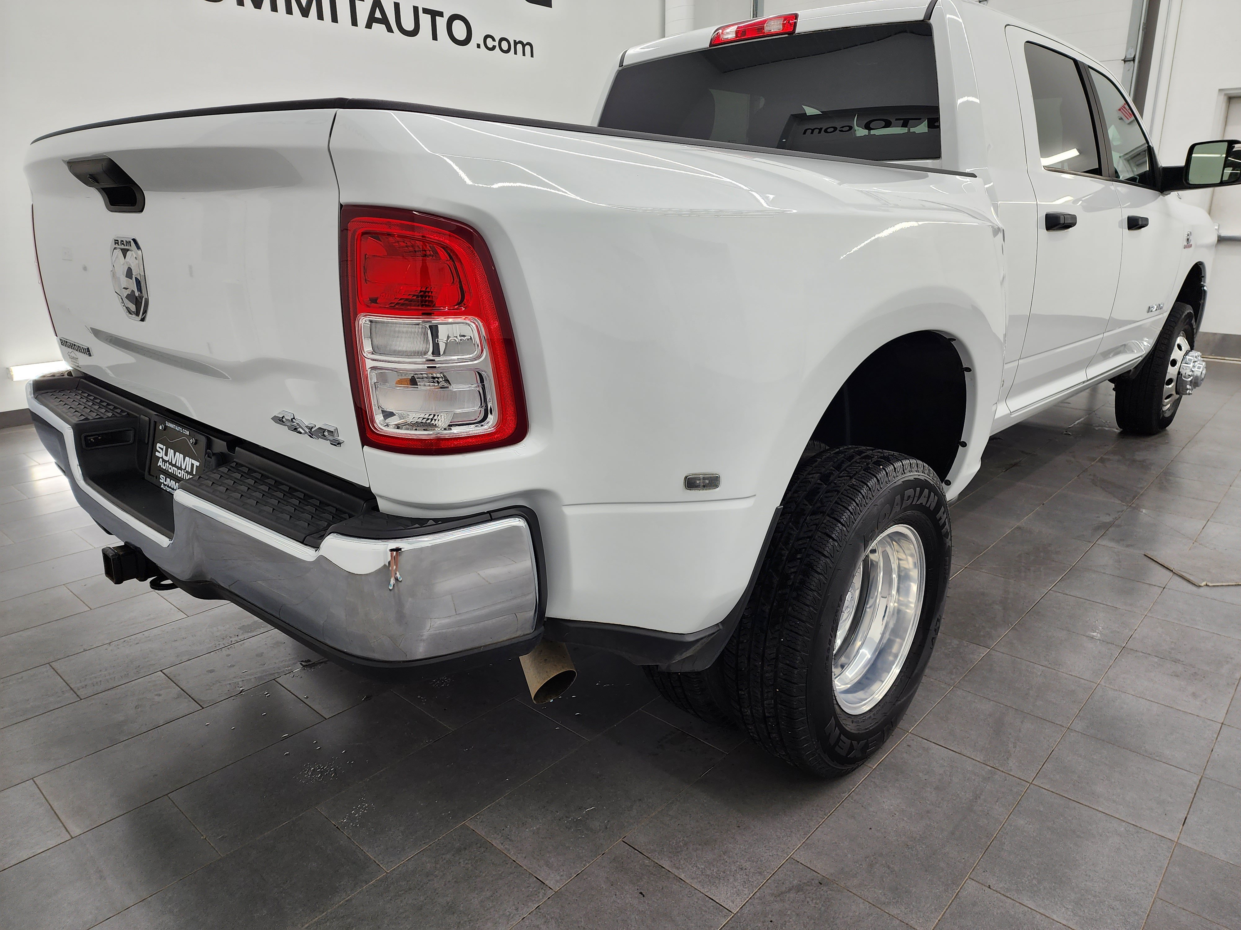 Used 2022 RAM 3500 Big Horn w/ Protection Group AWD/4WD image 4