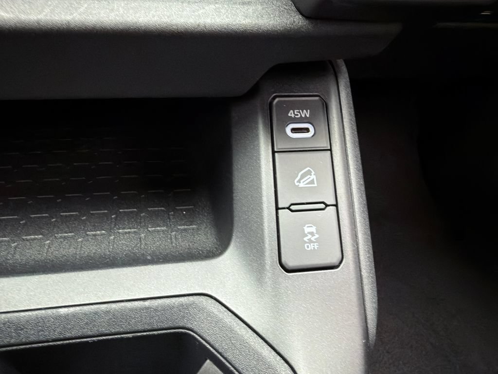 Used 2026 Toyota RAV4 XLE Premium AWD/4WD image 27