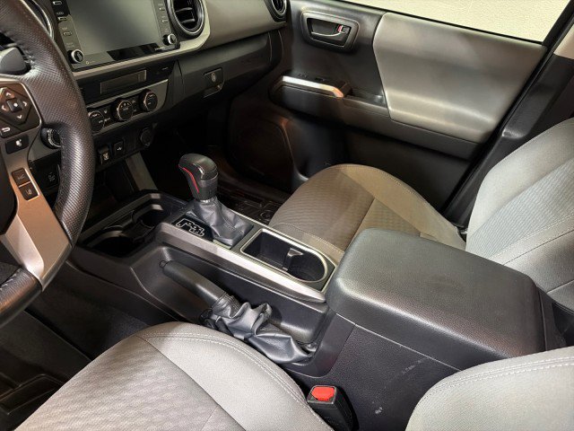 Used 2022 Toyota Tacoma SR5 w/ Technology Package image 19