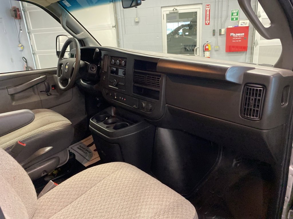 Used 2022 Chevrolet Express 2500 w/ Driver Convenience Package image 18