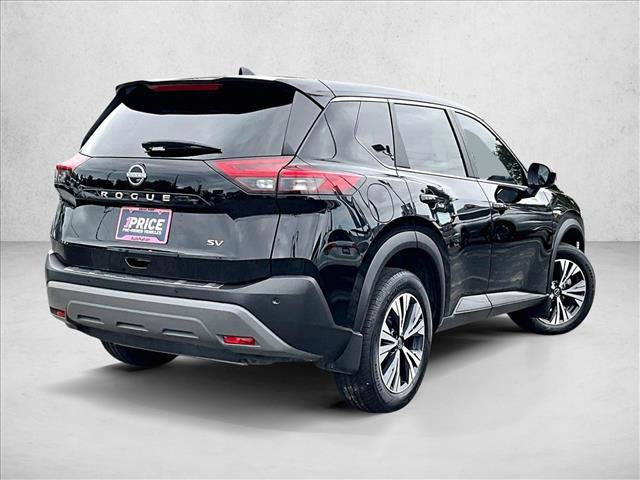 Used 2023 Nissan Rogue SV image 2