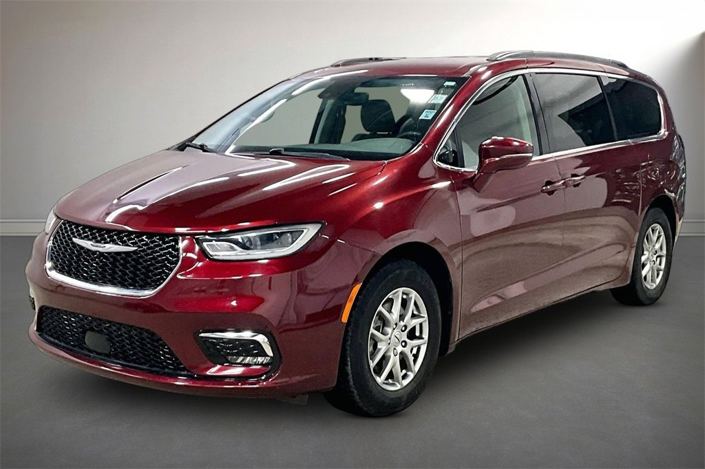 Used 2021 Chrysler Pacifica Touring image 3