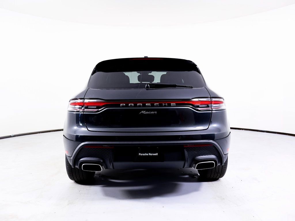 Certified 2025 Porsche Macan image 27