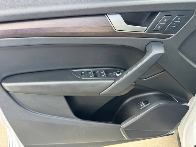 Used 2022 Audi Q5 2.0T Premium w/ Convenience Package AWD/4WD image 17