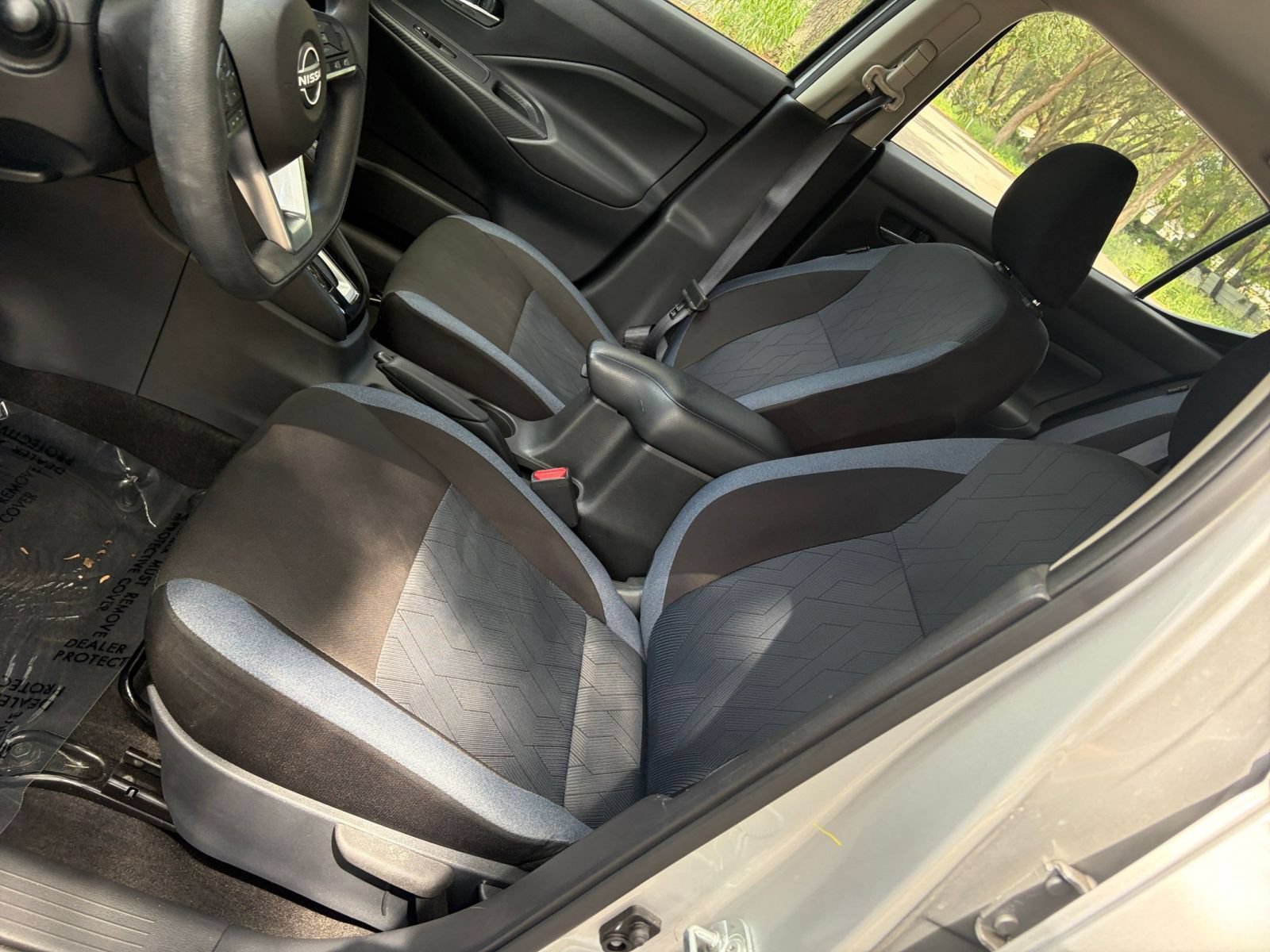 Used 2025 Nissan Versa SV FWD image 34