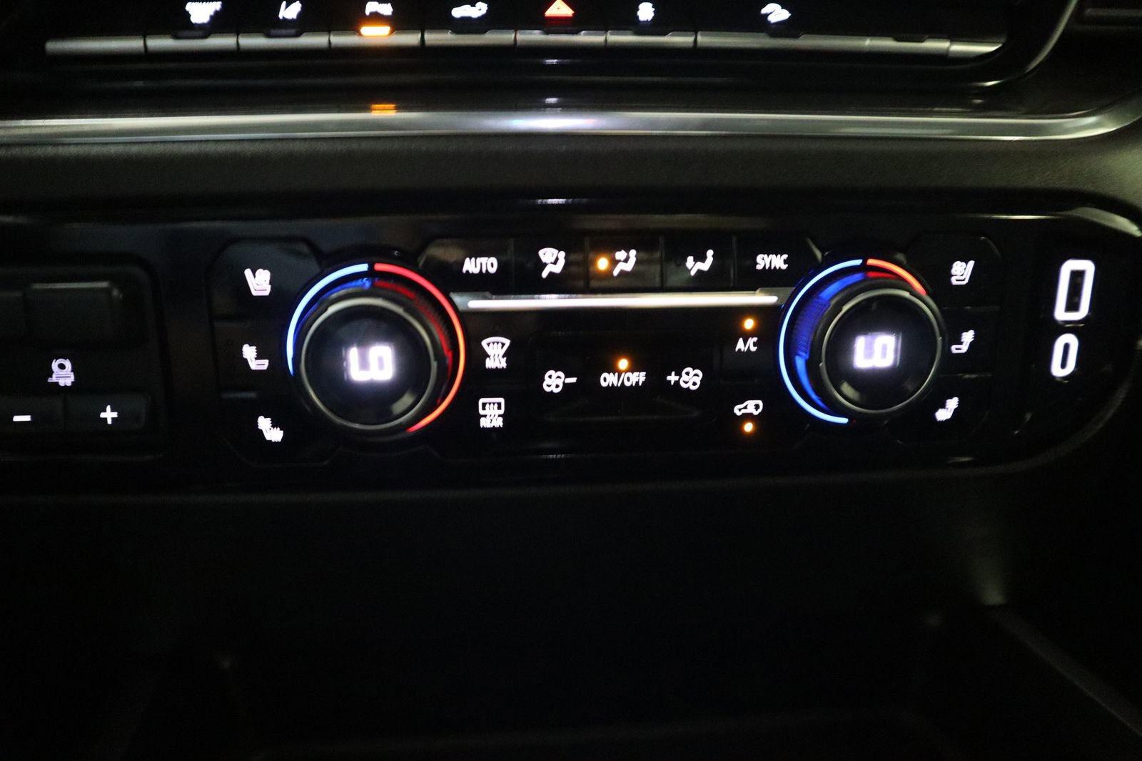 Used 2024 Chevrolet Silverado 2500 LTZ w/ LTZ Convenience Package image 42