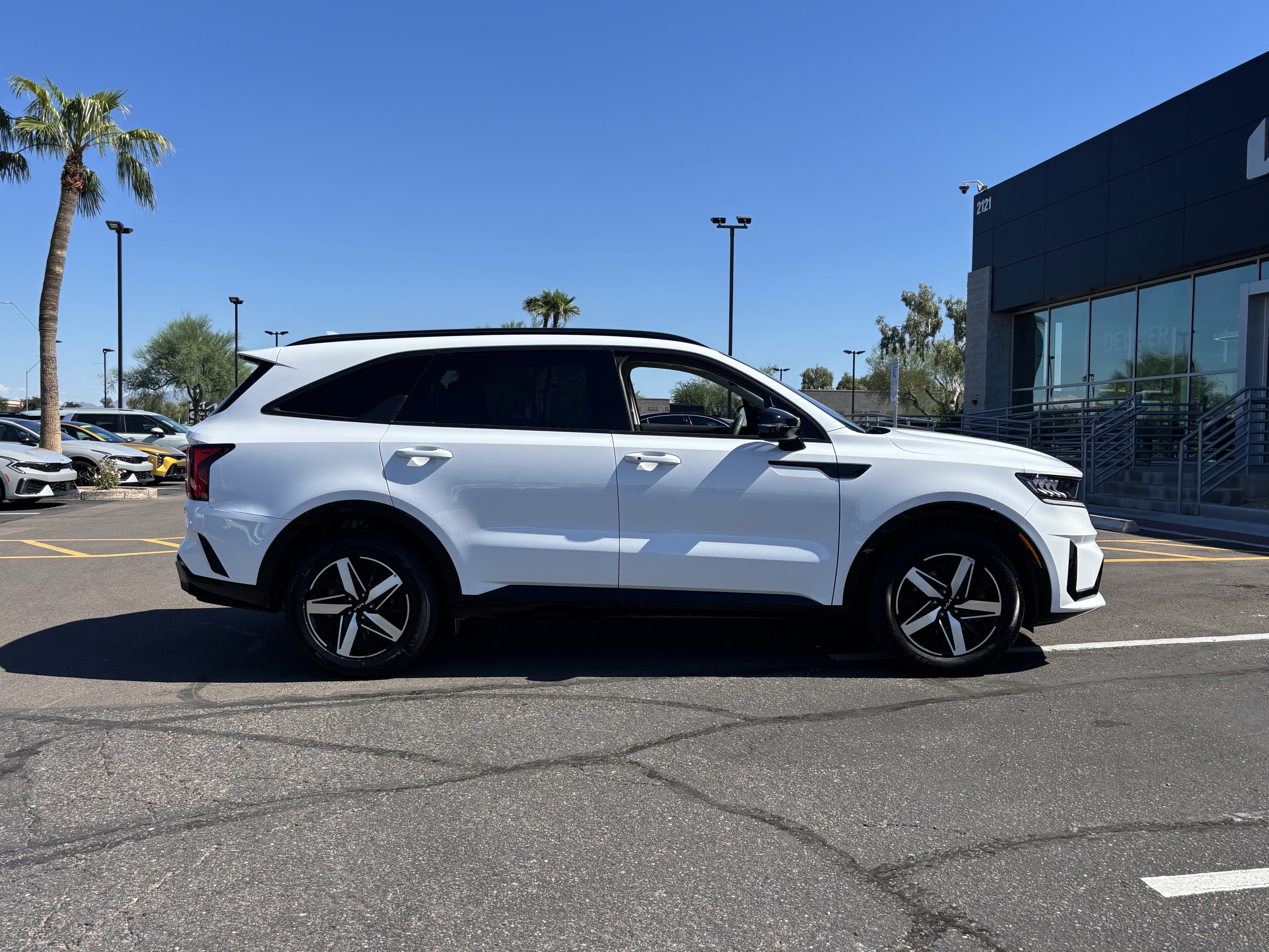 Certified 2023 Kia Sorento S w/ Panoramic Sunroof Package FWD image 2
