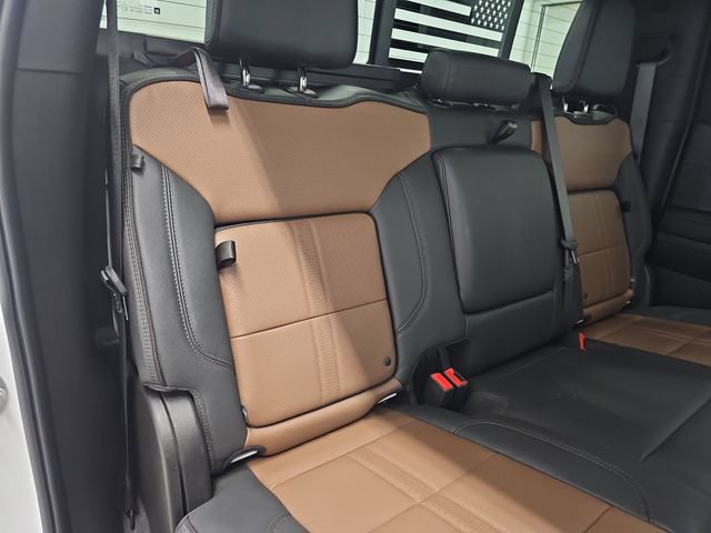 Used 2024 Chevrolet Silverado 1500 High Country w/ Technology Package AWD/4WD image 33