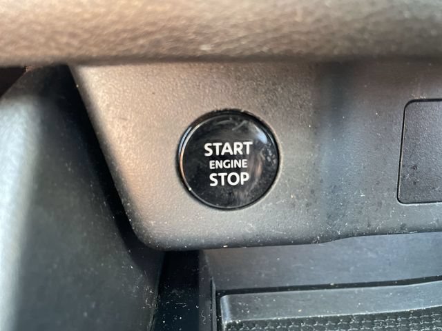 Used 2025 Nissan Rogue SV FWD image 16
