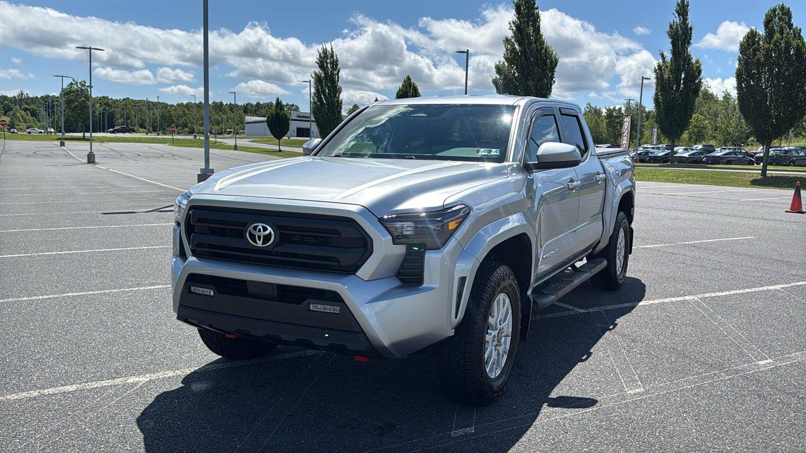 Used 2025 Toyota Tacoma SR5 AWD/4WD image 13