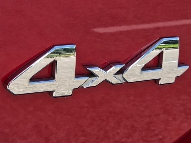 Used 2017 Toyota Tacoma Limited w/ Tow Package AWD/4WD image 9