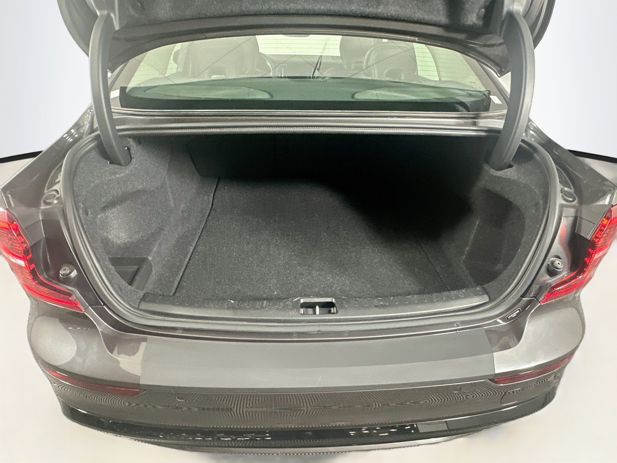 Used 2024 Volvo S60 B5 Core FWD image 29