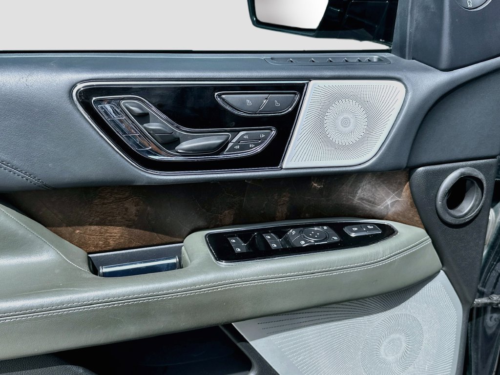 Used 2022 Lincoln Navigator L Black Label AWD/4WD image 19