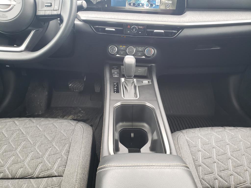 Certified 2025 Nissan Kicks SV w/ SV Premium Package image 20