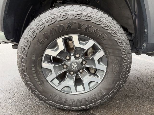 Used 2023 Toyota Tacoma TRD Off-Road w/ TRD Premium Off Road Package image 12