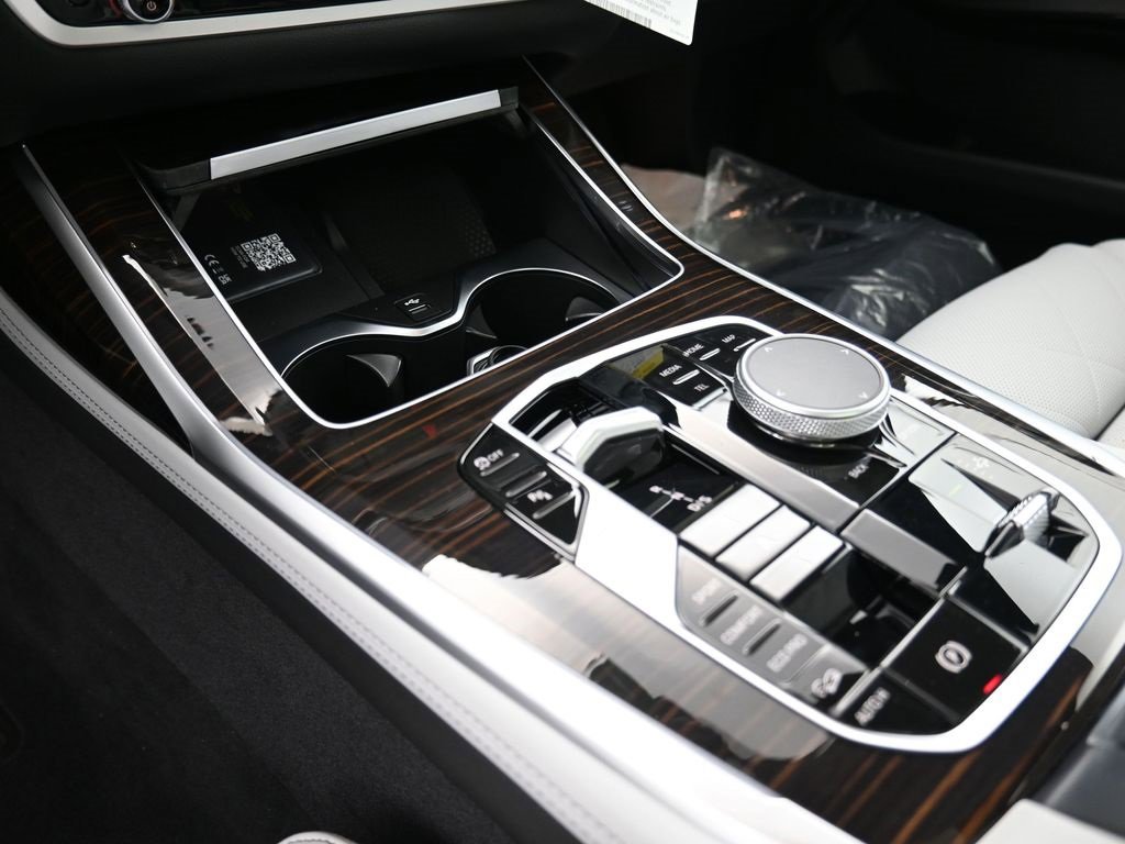 New 2026 BMW X7 xDrive40i image 17