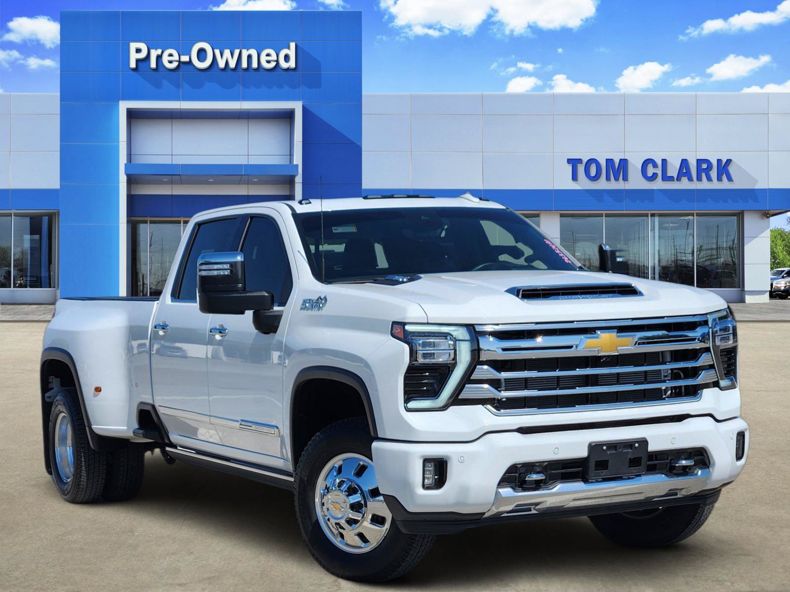 Used 2025 Chevrolet Silverado 3500 High Country w/ Technology Package AWD/4WD image 1