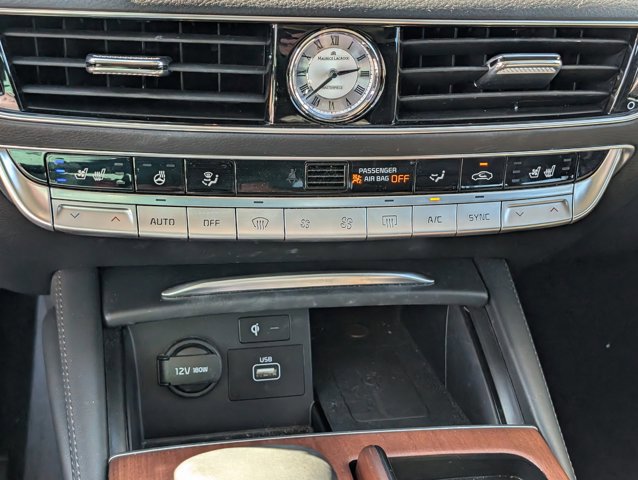 Used 2019 Kia K900 Luxury w/ VIP Package image 30