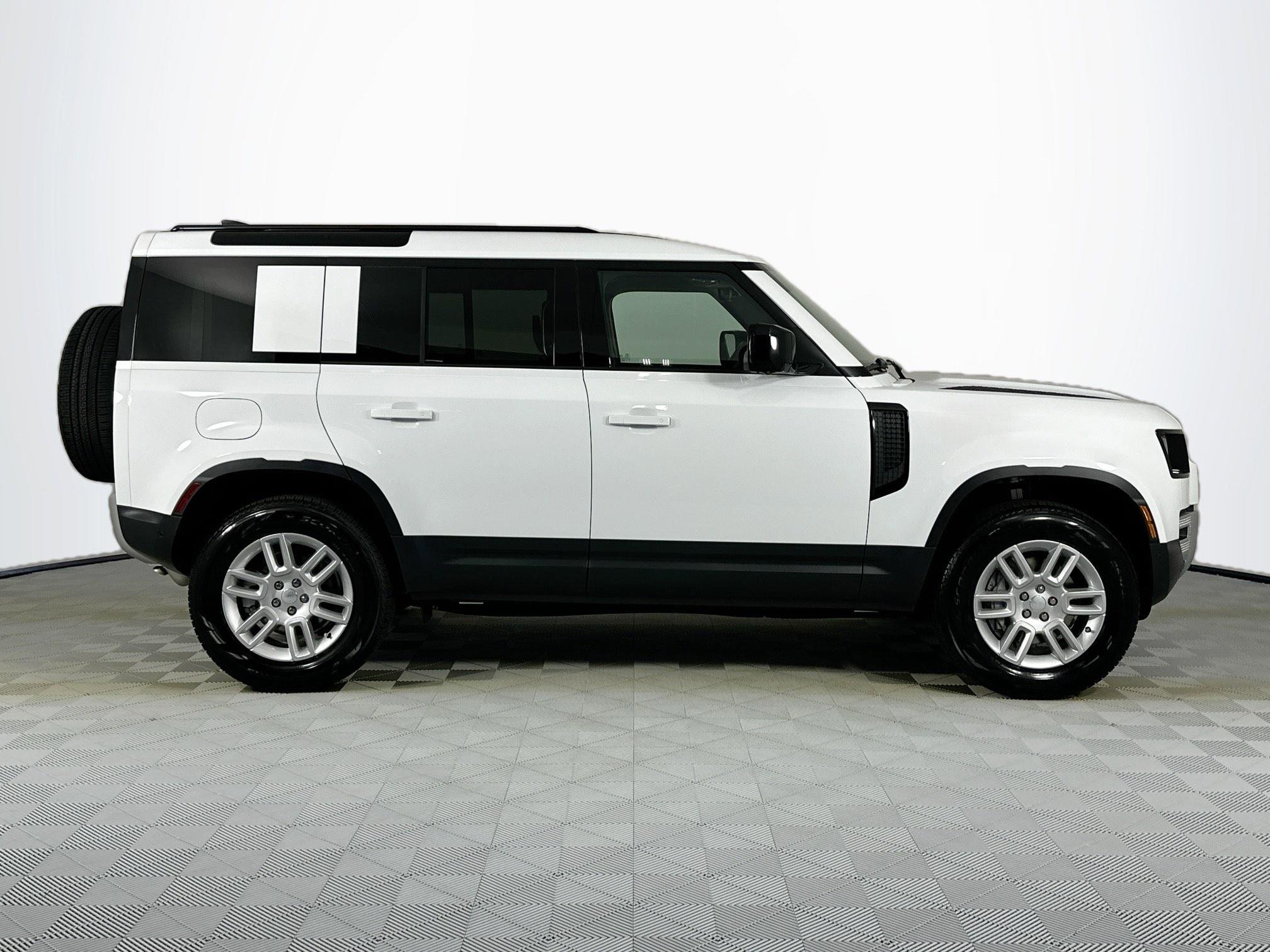Used 2025 Land Rover Defender 110 S image 4