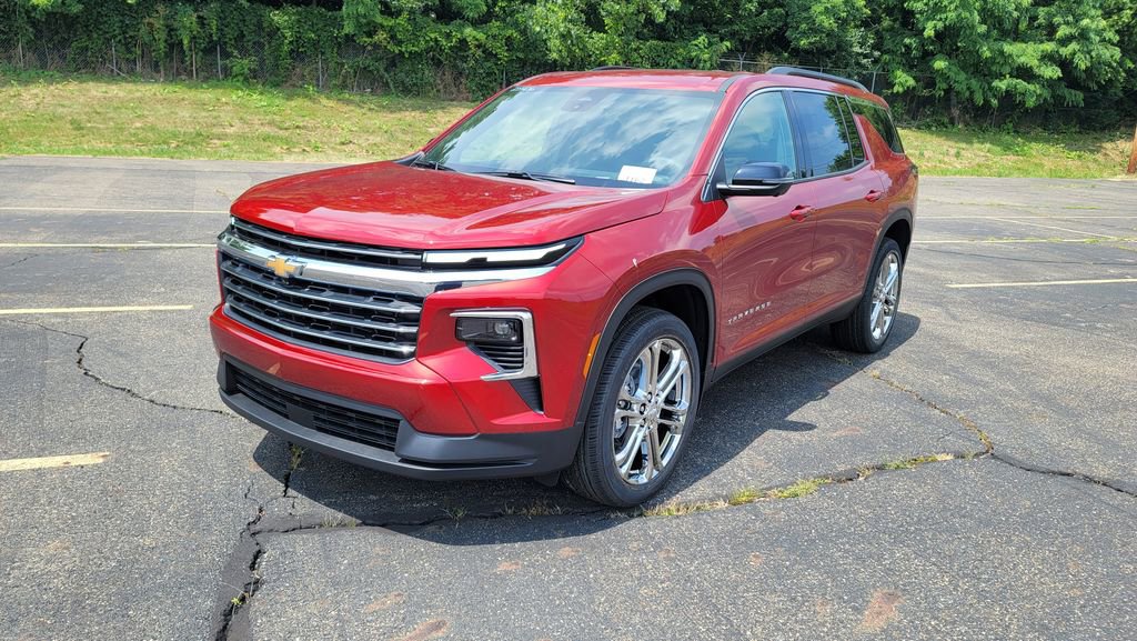 New 2025 Chevrolet Traverse LT w/ Driver Confidence Package image 5