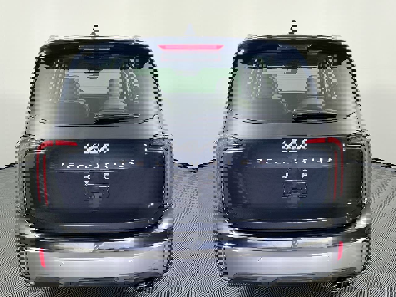 Certified 2024 Kia Telluride EX w/ EX Captain's Chair Package FWD image 4