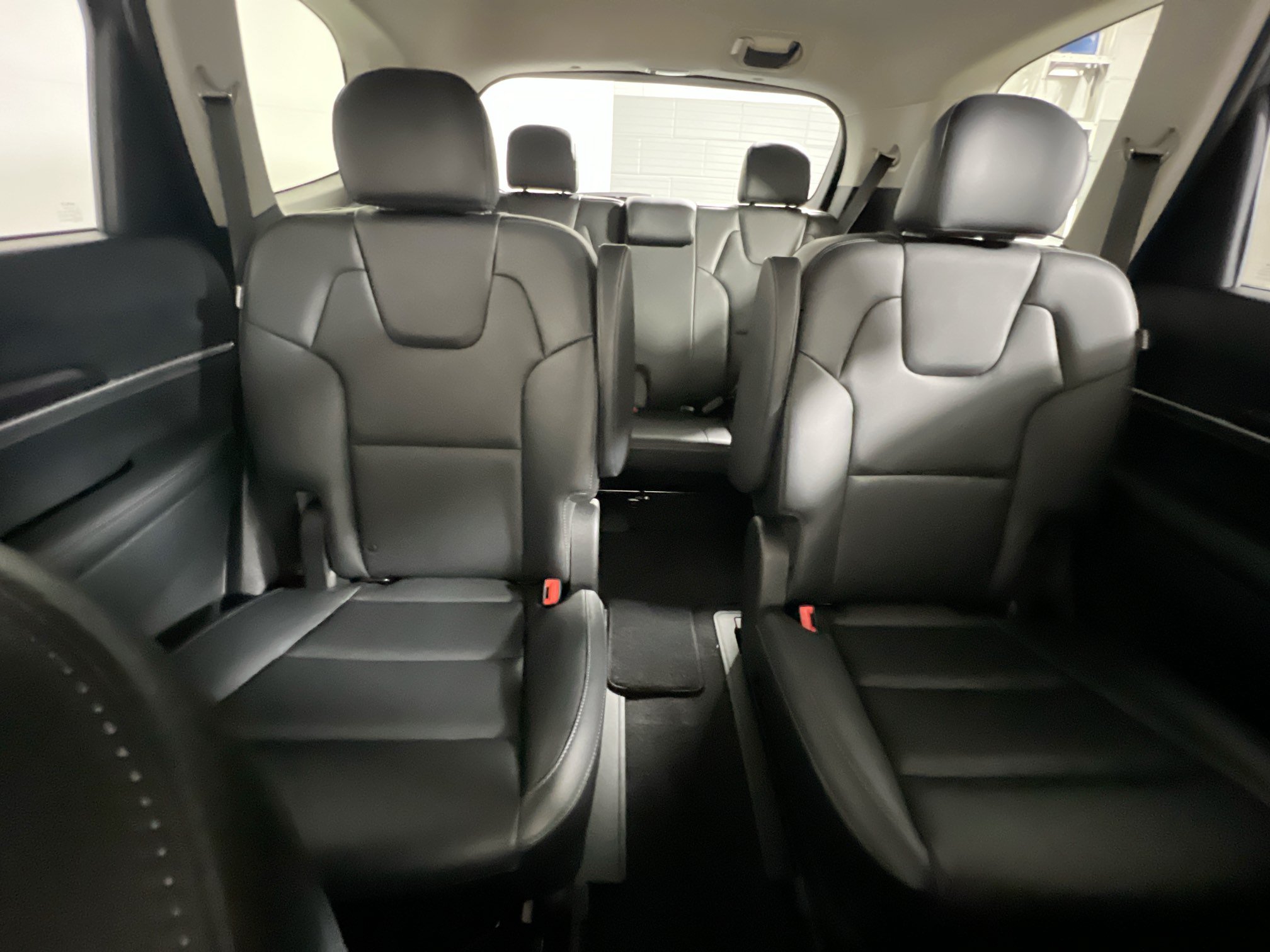 Used 2025 Kia Telluride S FWD image 33