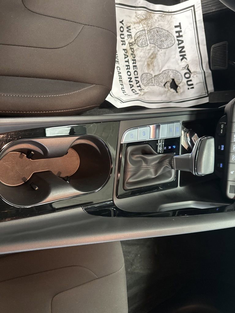 Used 2025 Hyundai Elantra SEL image 16