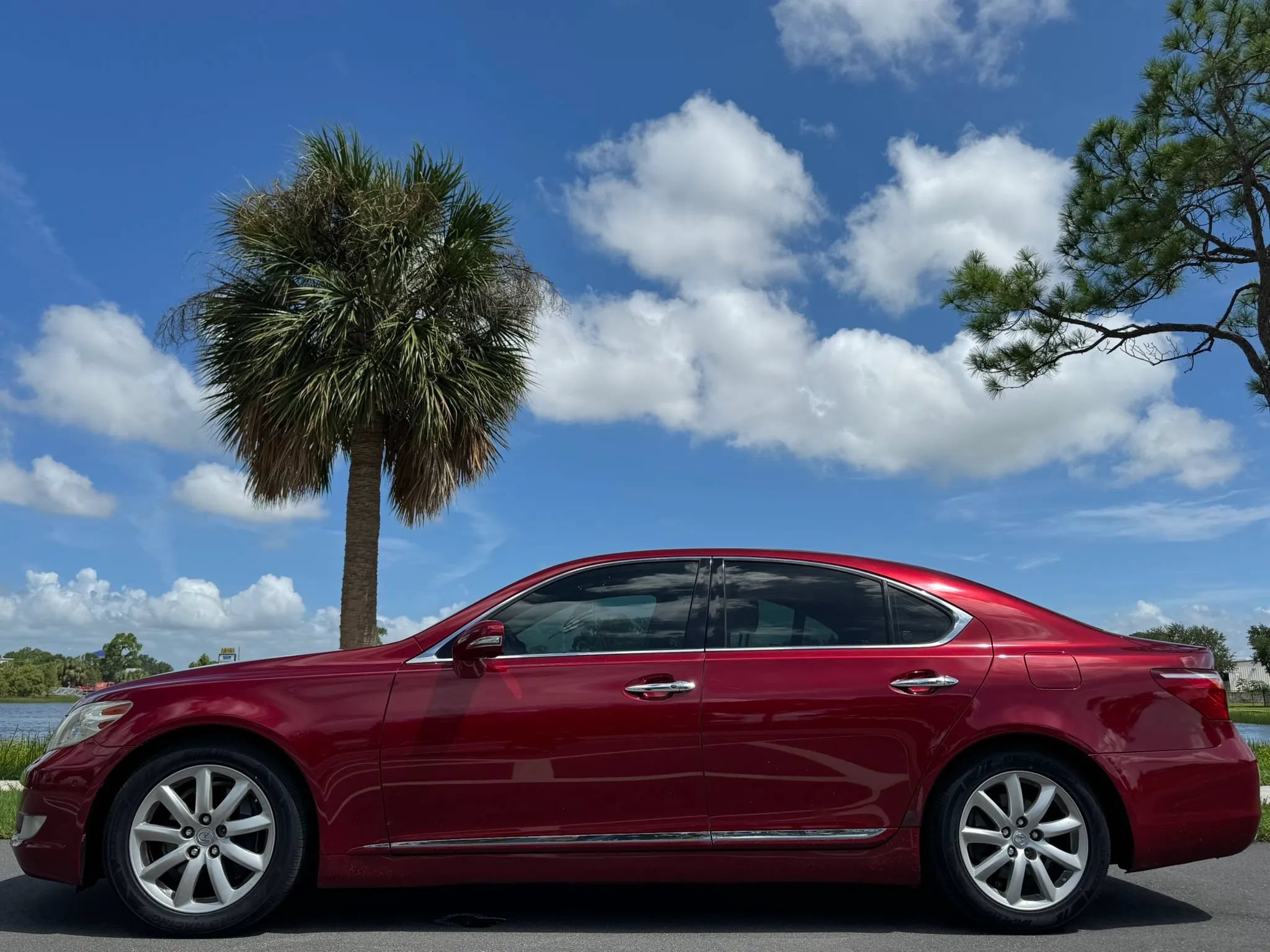 Used 2012 Lexus LS 460 w/ Luxury Value Edition RWD image 4