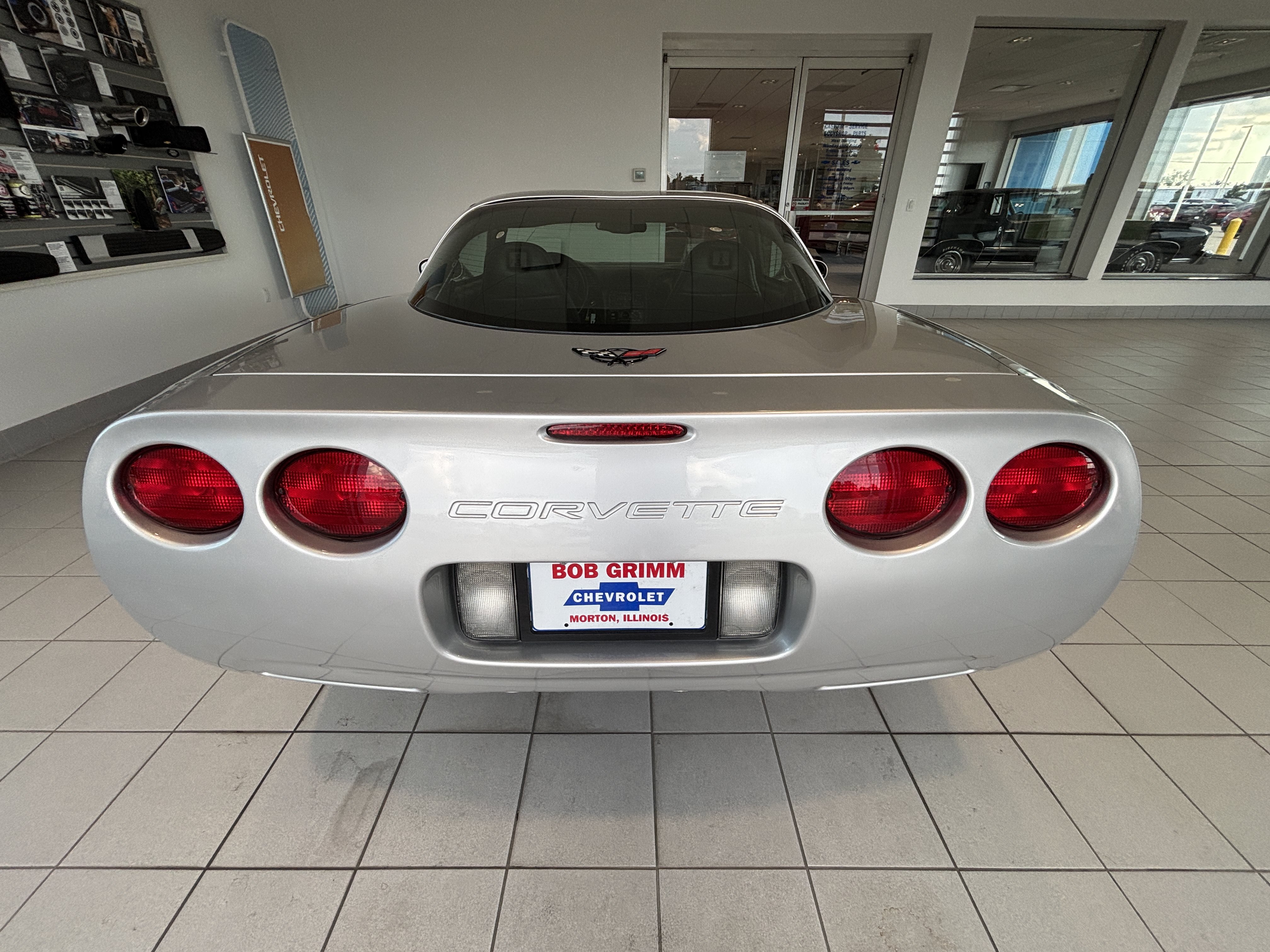 Used 2001 Chevrolet Corvette Coupe RWD image 8