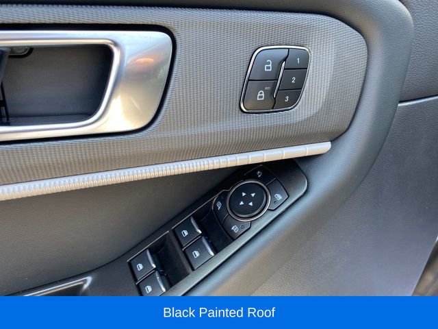 Used 2025 Ford Explorer ST-Line w/ Premium Package image 18