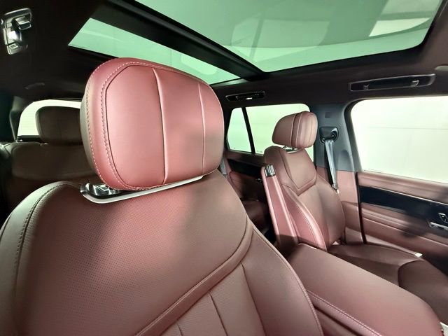 New 2025 Land Rover Range Rover SE image 33